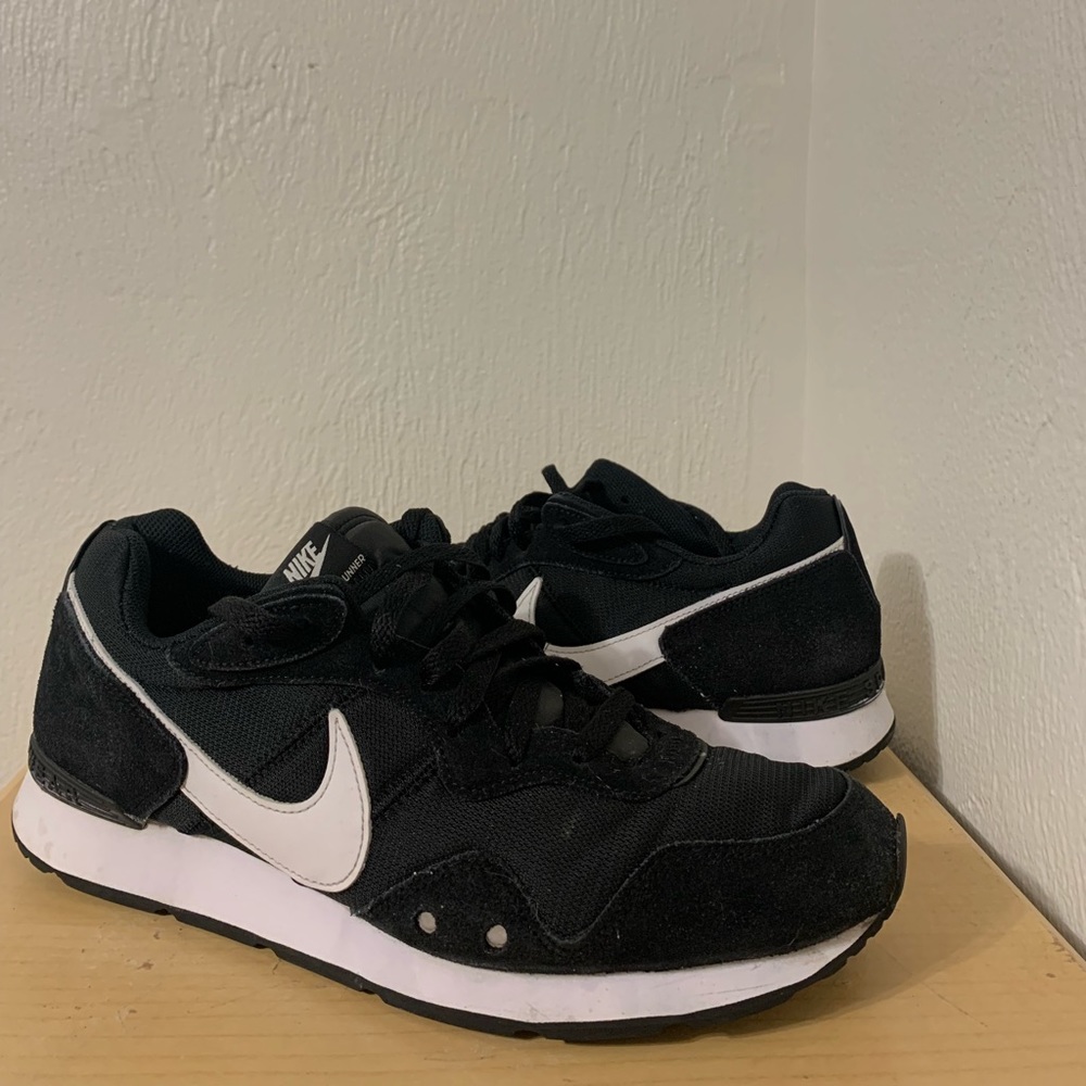 Nike Venture Runner